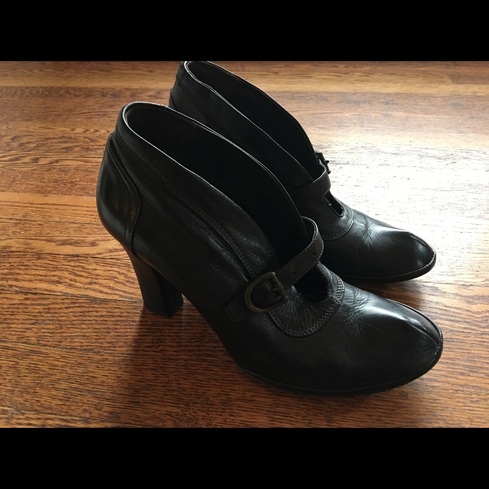 Alberto Fermani 40s style ankle booties, worn once